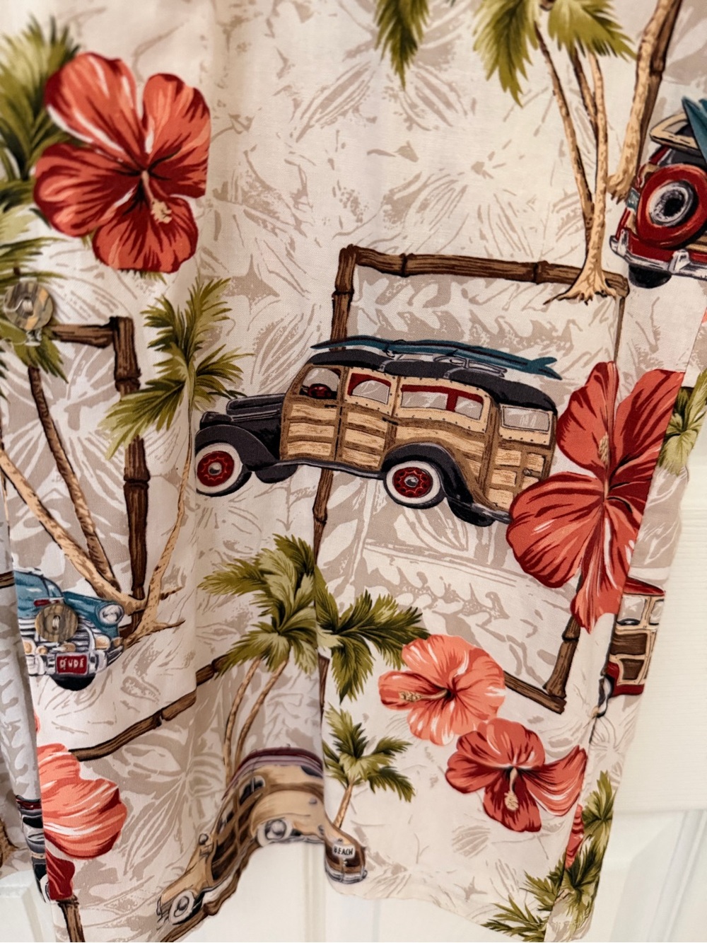 Vintage Islands Fine Burgers & Drinks
Hawaiian Aloha Shirt - Size XS. - Picture 10 of 16